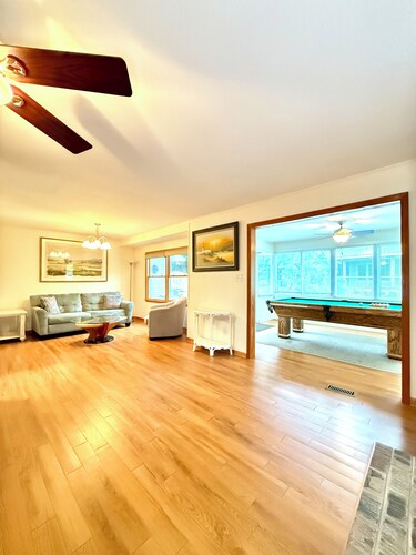 Poseidon’s Big Getaway – 3BR/2BA Surrounded by Nature, Minutes from the Beach!