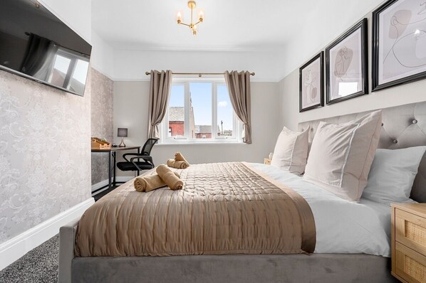 3 chambres, fer et planche à repasser, Wi-Fi gratuit, draps fournis