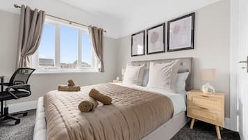 3 bedrooms, iron/ironing board, free WiFi, bed sheets