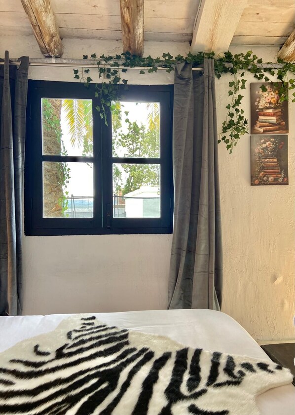 6 dormitorios, tabla de planchar con plancha, wifi y ropa de cama
