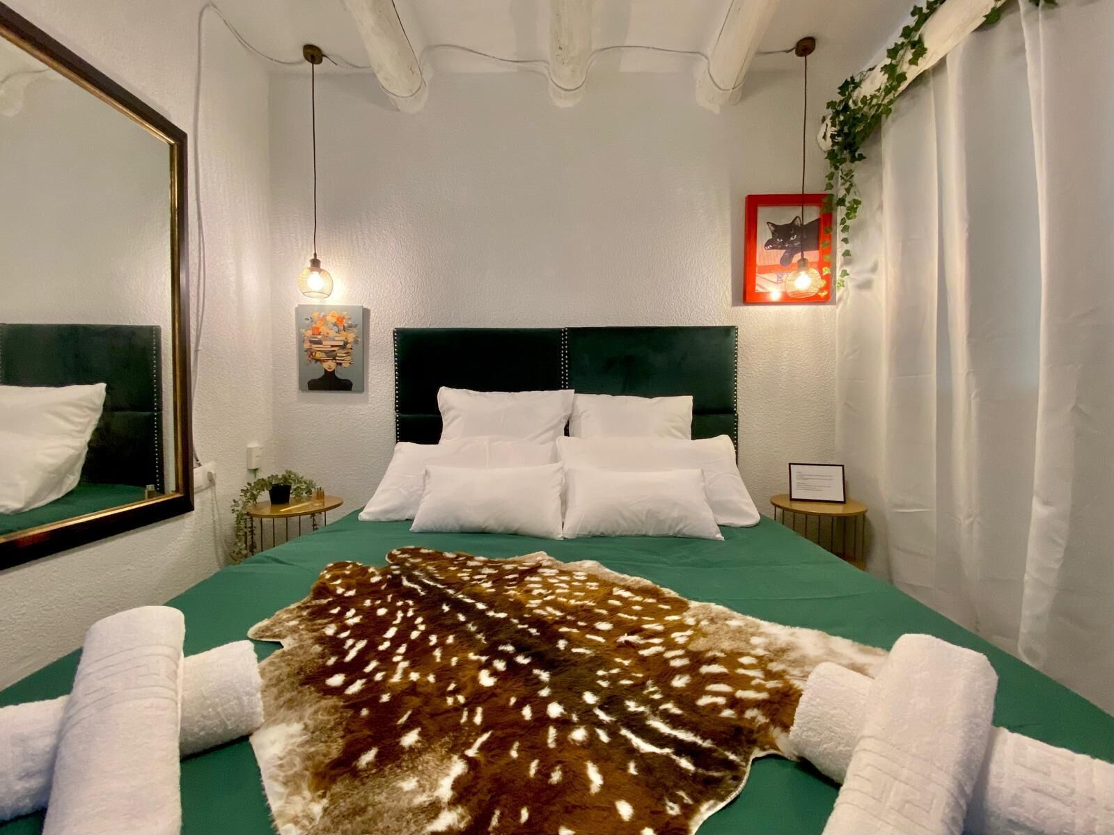 6 slaapkamers, een strijkplank/strijkijzer, wifi, beddengoed