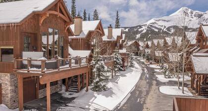 Stunning Ski-In/Ski-Out Mountain Chalet