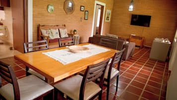 Villa | Dining room