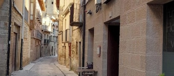 HOSTAL VILLAVIEJA IN OLITE, OVERLOOKING THE ROYAL PALACE.