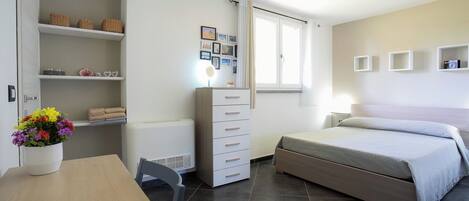 1 chambre, fer et planche Ă repasser, Wi-Fi, literie fournie