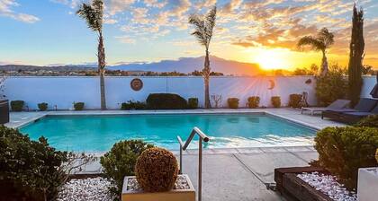 Spacious 4-bedroom house in welcoming Desert Hot Springs with WiFi, AC