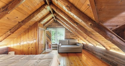 Cozy Log Cabin with Hot-Tub, Firepit & Prime Catskills Location