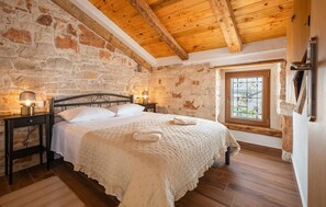 2 bedrooms, free WiFi, bed sheets - Gorgeous home in Vabriga with WiFi (Vabriga)