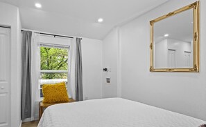 1 soverom, skrivebord, strykejern/-brett og wi-fi