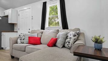 Una televisión, una oficina