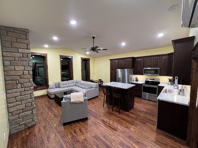 Downtown Retreat Overlooking Main Street Sabetha - Modern & Cozy