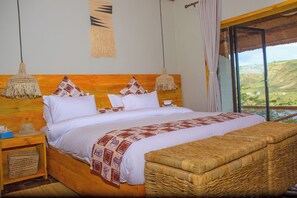 Deluxe Room, Park View | Premium bedding, memory foam beds, in-room safe, desk