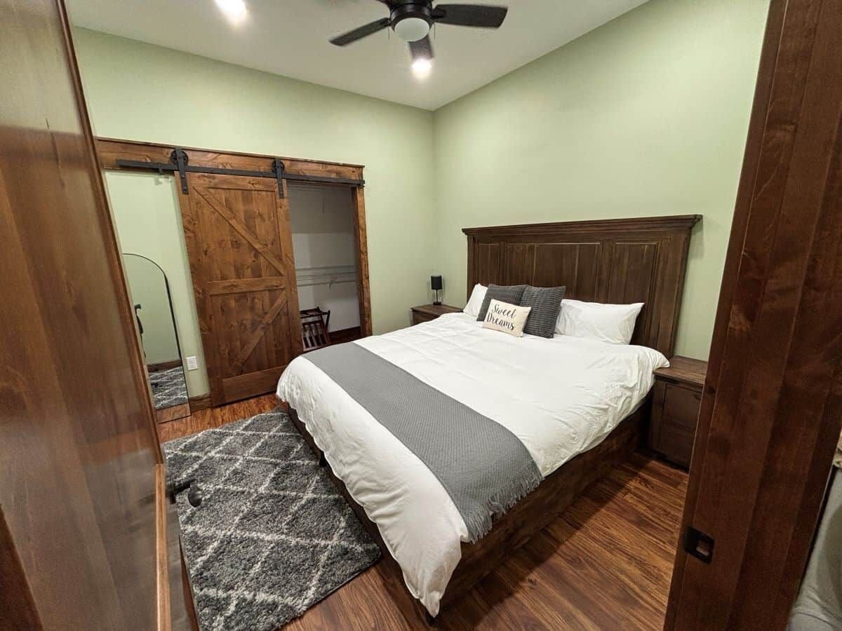 1 多间卧室、办公桌、熨斗/熨衣板、WiFi