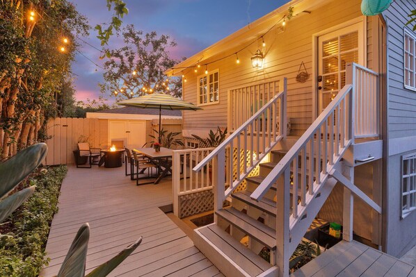 Outdoor dining - Ocean-View Retreat • Walk to La Jolla Cove & Village • Full Kitchen • Modern 1BR (La Jolla)