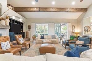 Interior - 41 Palms Estate by Avantstay Indoor Pickleball, Pool, Hot Tub, Outdoor Kitchen (Indio)