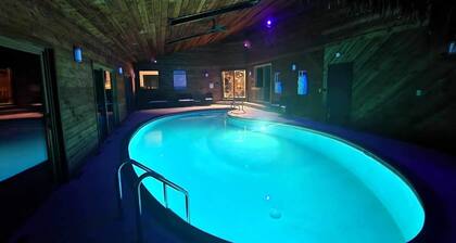 The Castle on Lake Montanis - Indoor Pool & Arcade House