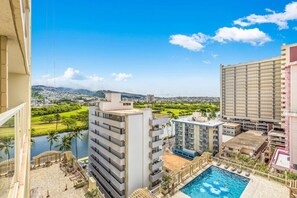 Pool - [New] Mtn+City View | Walk Score 95 | Full Kitchen (Honolulu)