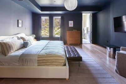 Historic Hamilton Heights Townhome|Newly Renovated
