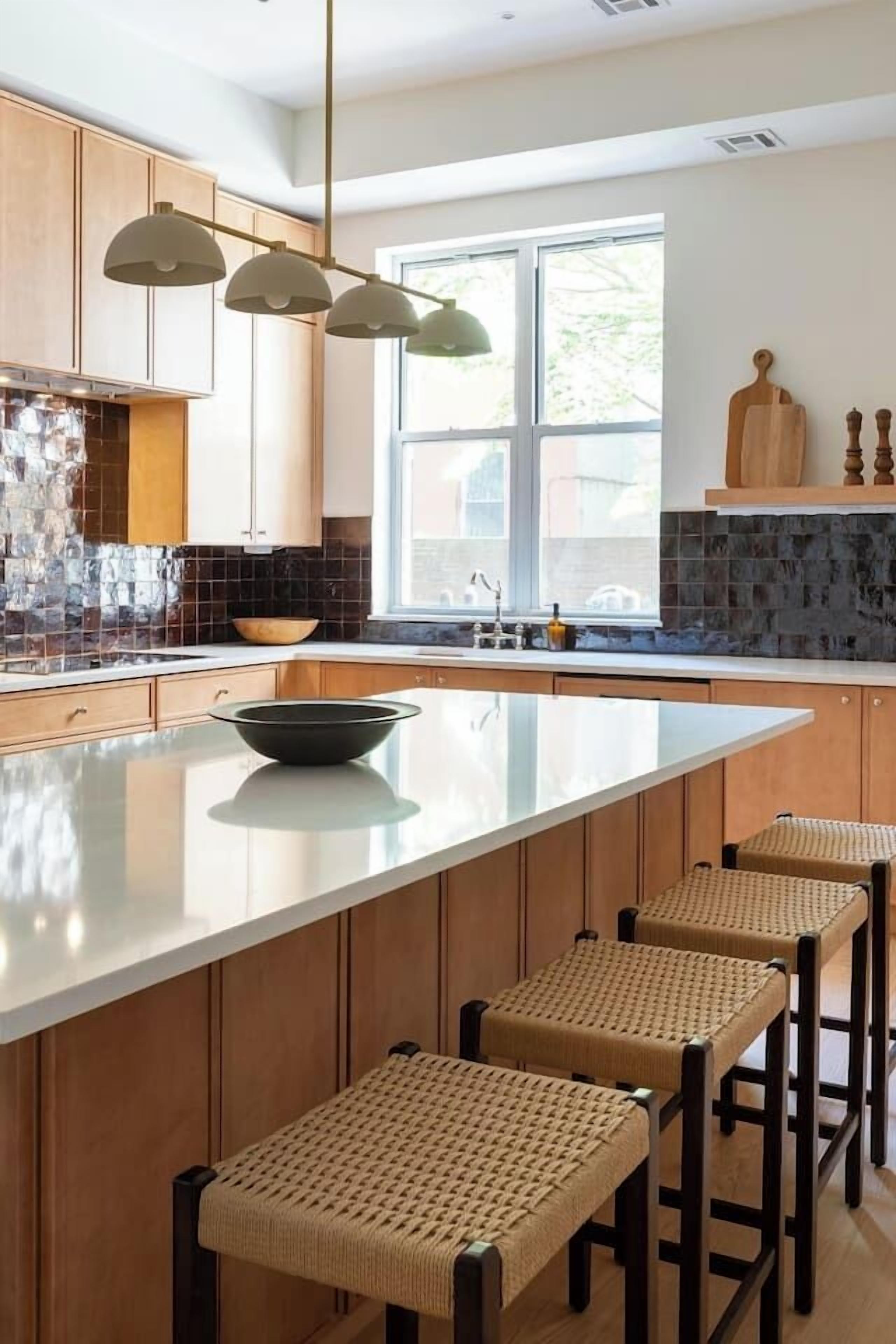 Réfrigérateur, four, plaque de cuisson, cafetière/bouilloire