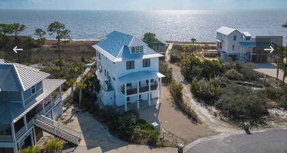 Oyster cove- Beach front -pet friendly -elevator