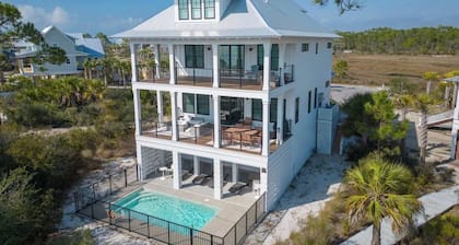 Oyster cove- Beach front -pet friendly -elevator