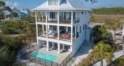 Oyster cove- Beach front -pet friendly -elevator