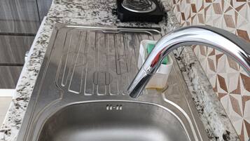 Microwave, cookware/dishes/utensils