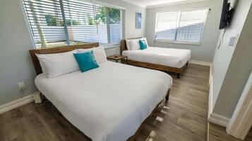 4 kamar tidur, Wi-Fi, dan seprai linen