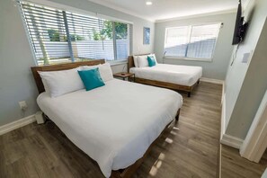 4 bedrooms, bed sheets
