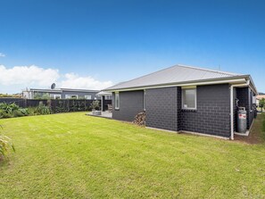 Exterior - Tide and Tranquility - Whitianga Holiday Home (Whitianga)