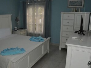 1 bedroom, iron/ironing board, free WiFi, bed sheets - Aruba Tropical Paradise in Noord, Wacamaya Large Pool (Noord)