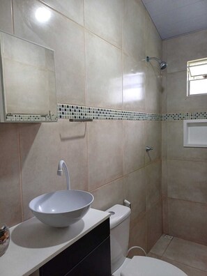 Towels, soap, shampoo, toilet paper - Eco Sítio o Labirinto do Fauno (Belem)