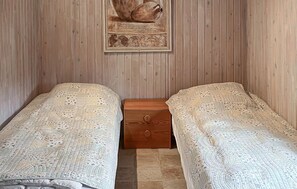 1 Schlafzimmer, Reisekinderbett
