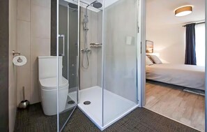 Shower, hair dryer - Amazing home in Barban (Barban)