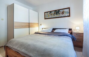 2 chambres, fer et planche à repasser, Wi-Fi gratuit, draps fournis