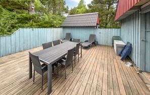Outdoor dining - Gorgeous home in Nørre Nebel with sauna (Nørre Nebel)
