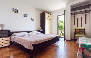 4 bedrooms, iron/ironing board, free WiFi - Amazing apartment in Opatija (Opatija)