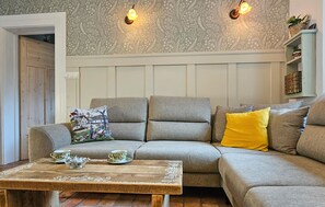 Fireplace - Beautiful home in Podwilczyn with sauna (Podwilczyn)