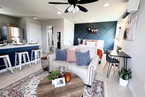 Cozy Apartment In Austin By The Key Rentals - Buda, TX