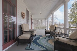 Terrace/patio - La Victoria 5-bedroom estate in the heart of Warwick, an Hour away from NYC (Warwick)