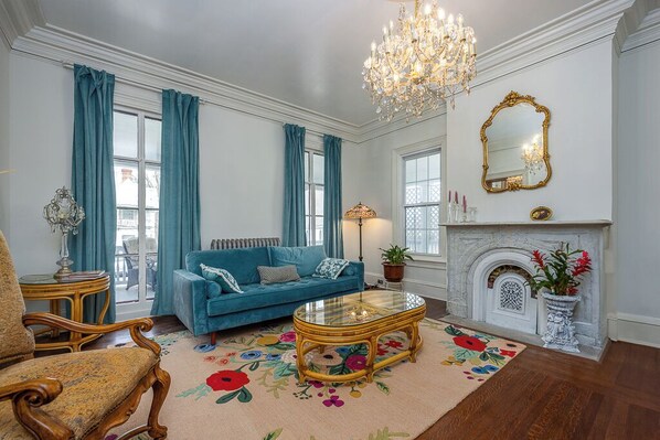 Smart TV - La Victoria 5-bedroom estate in the heart of Warwick, an Hour away from NYC (Warwick)