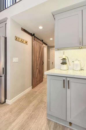 Interior - LazyBear Tahoe Dreamy Escape – 1BR Loft | Hot Tub, Pool & Steps to Kings Beach (Tahoe Vista)