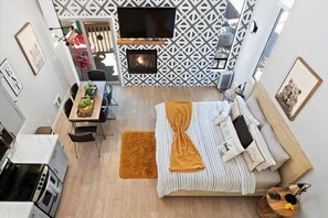 2 bedrooms, desk, iron/ironing board, travel crib - LazyBear Tahoe Dreamy Escape – 1BR Loft | Hot Tub, Pool & Steps to Kings Beach (Tahoe Vista)