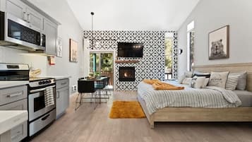 2 chambres, bureau, fer et planche à repasser, lit parapluie