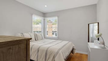 2 bedrooms, desk, iron/ironing board, travel crib