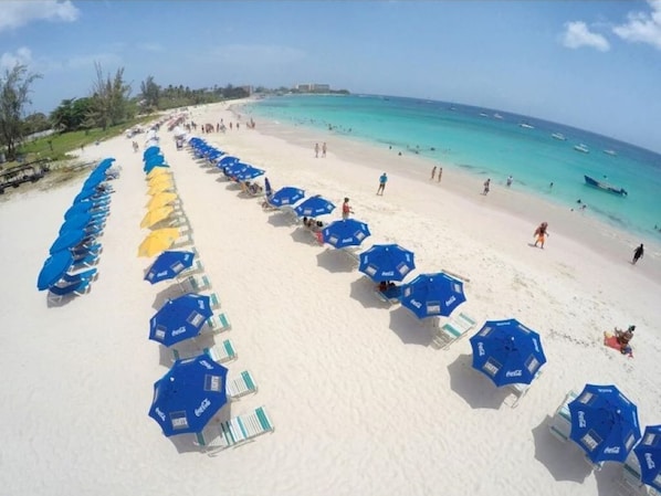 Beach nearby, sun loungers, beach towels