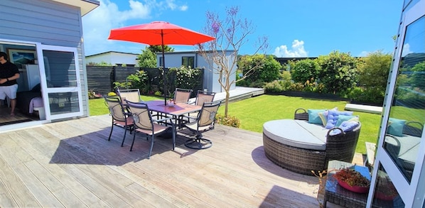 屋外ダイニングエリア