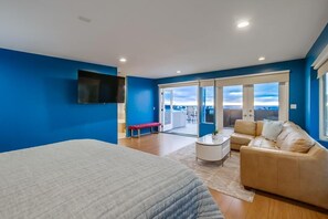 5 bedrooms, iron/ironing board, free WiFi, bed sheets