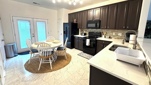 Unclassified image, 1 of 24, button - 2-bedroom townhome in enjoyable Charlotte with WiFi, AC (Charlotte)