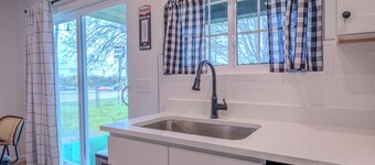 Adventure on Historic Route 66! Brand new renovation!